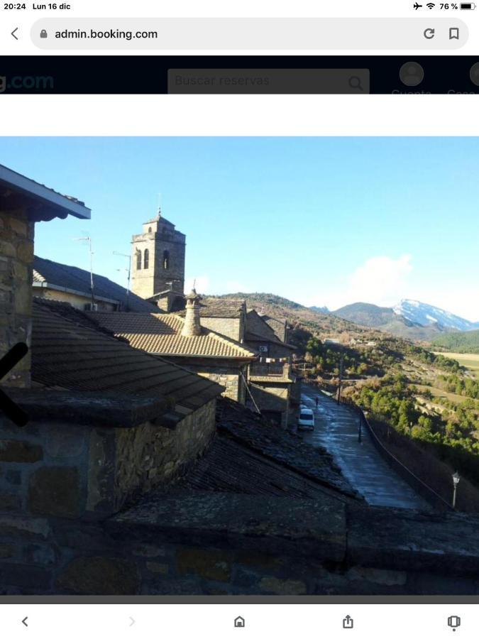 Vistas A La Montana En Un Pueblo Con Encanto. El Pueyo de Araguas Bagian luar foto